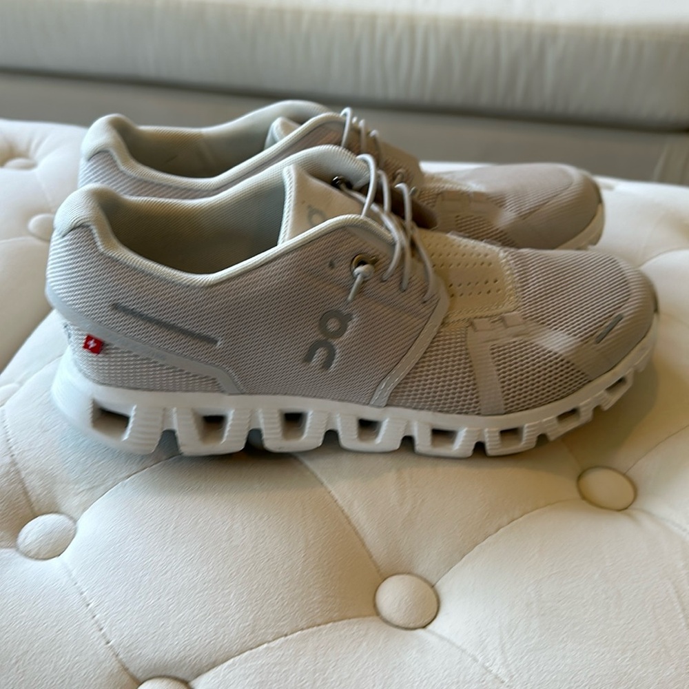 On Cloud 5 Shoes
